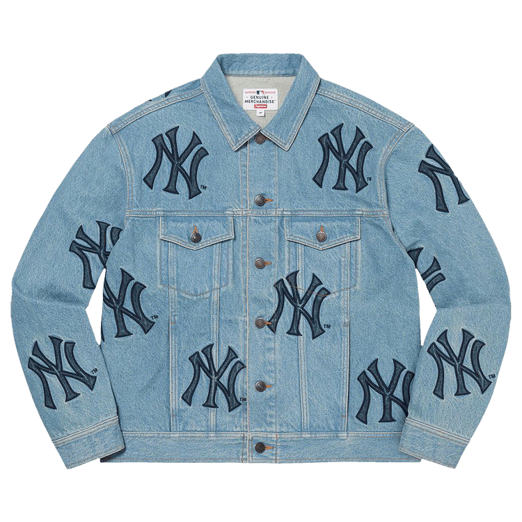 Supreme x New York Yankees Denim Trucker Jacket "Washed Blue"
